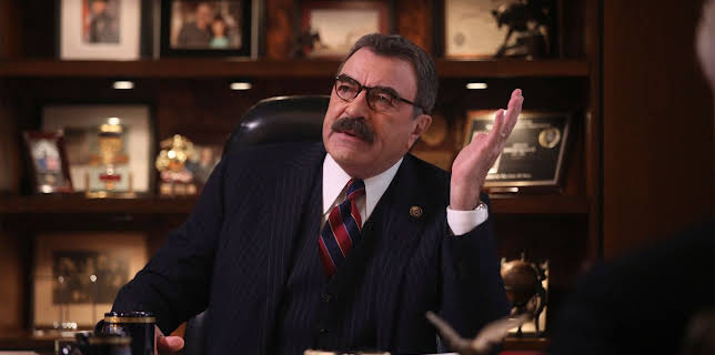 10:00 PM: Blue Bloods (S9 E4) (S9) | 5 USA | 12/18 2025