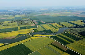 Who Owns the World?, Season 1: Land