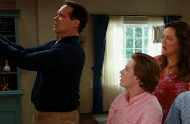 American Housewife Season 1: The Walk