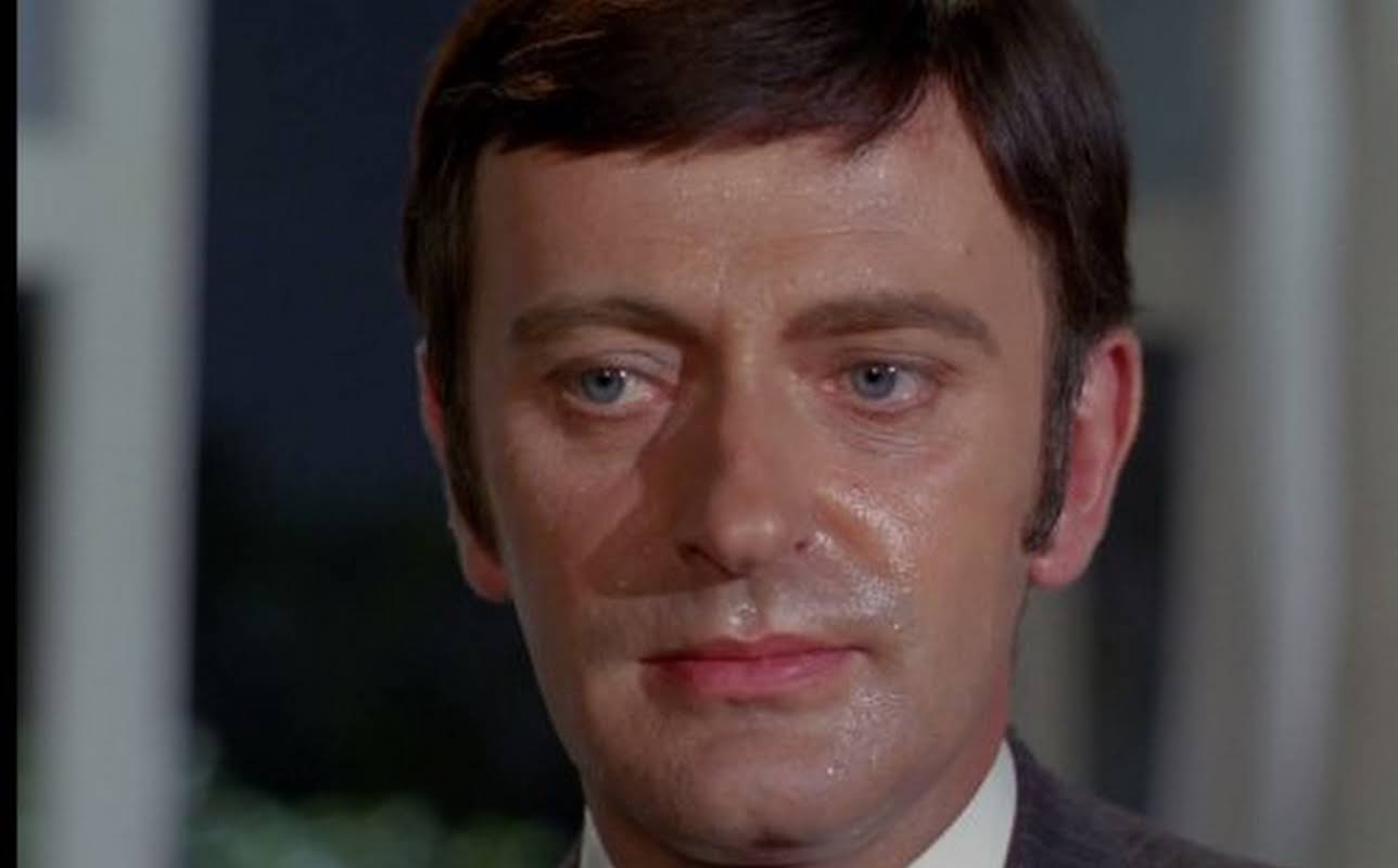 Barrie Ingham