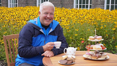 9:30 AM: Weatherman Walking | BBC Two | 10/4 2026