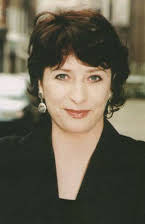 Caroline Quentin som 