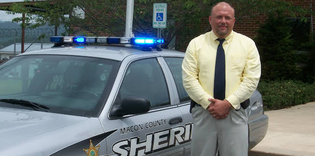 04:50: Nightmare Next Door (S1 E15) (S1) | Kanal 11 | 3/19 2026