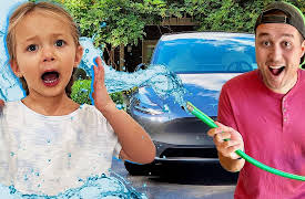 Lively Lewis Show: Ivy Learns About Kindness!