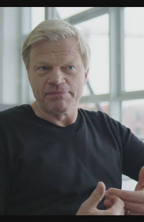 Oliver Kahn as 