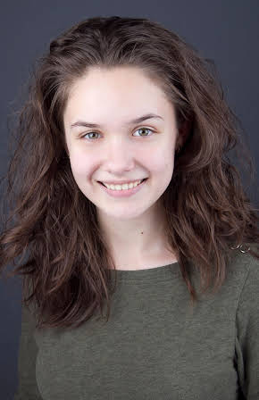 Julia Scarlett Dan as 