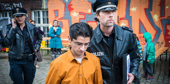 10:30: Notruf Hafenkante | ZDF | 12/4 2025