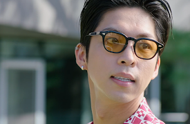 Confidence Queen: Sand Foundation