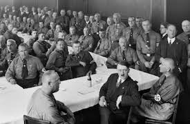 Hur man blir en tyrann: Ta över makten