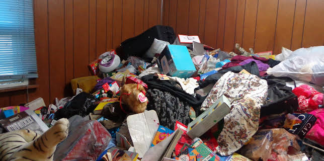 06:25: Hoarding: Buried Alive (S5 E1) (S5) | TLC | 11/10 2025