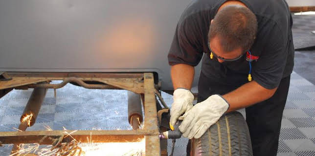 12:00 PM: Building Off The Grid (S2) | Discovery Channel | 3/19 2026