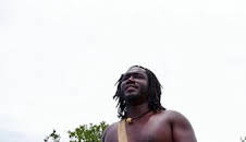 Aventura en pelotas: Drama en las Bahamas