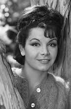 Annette Funicello som Mary Contrary