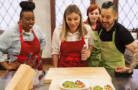 Christmas Cookie Challenge, Season 1: Christmas Gifts