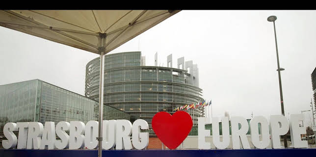 11:25: Re: Das ewige Pendeln des EU-Parlaments | Arte | 2/19 2026