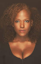 Stana Roumillac como 