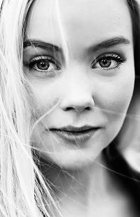 Dagny Backer Johnsen as 