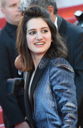Aloïse Sauvage as Waitress