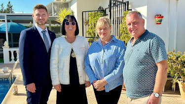 6:00 PM: Sun, Sea and Selling Houses | Channel 4 | 6/4 2026