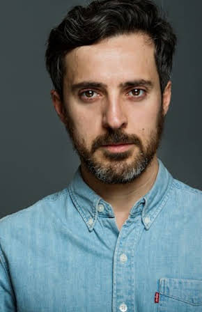 Andrés Gertrúdix as Padre Raúl