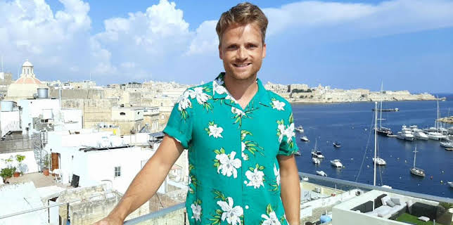 2:30 PM: A Place in the Sun | More 4 | 11/9 2025