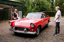 Motor Shed Squad: Morris Minor and Ford Thunderbird