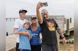 Guy's Family Road Trip, Season 1: To Shining Sea