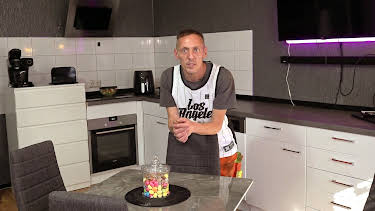 18:05: Hartz und herzlich - Tag für Tag Benz-Baracken | RTL 2 | 4/28 2026