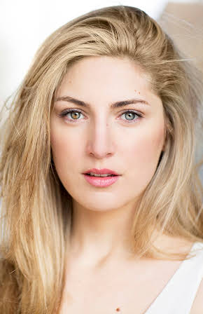 Viveka Rytzner as Junior Creative