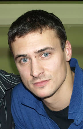 Mateusz Damiecki as 