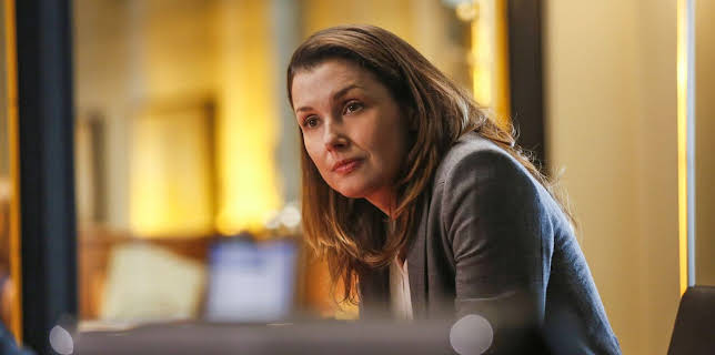 12:05 PM: Blue Bloods (S6 E4) (S6) | 5 USA | 1/18 2026