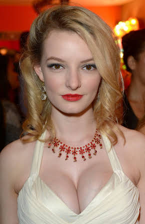 Dakota Blue Richards as 