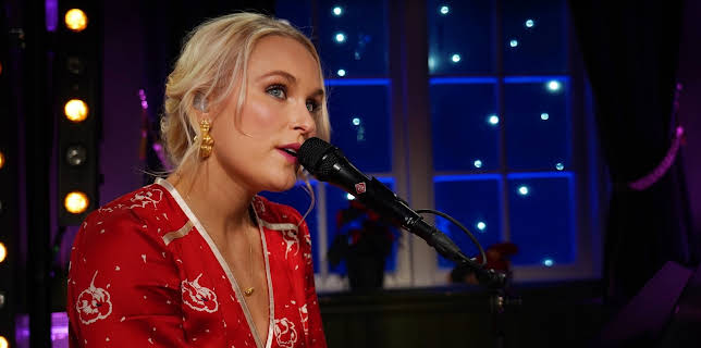 09:00: Advent - hva er jul for deg? | NRK 2 | 12/21 2025