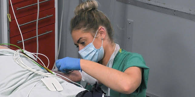 11:05 PM: 24 Hours in A&E | More 4 | 2/16 2026