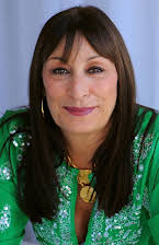 Anjelica Huston som 