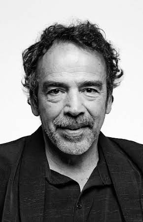 Damián Alcázar as 