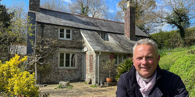 3:00 PM: Escape to the Country (S25) | BBC One | 12/4 2025