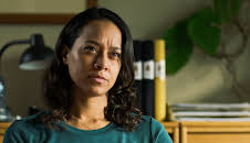 Strandhotellet (S3 E1)