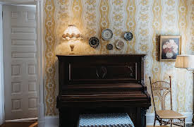 Design Defined, Season 1: English Country