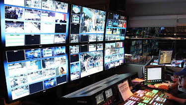 10:00: Bloomberg Wall Street Week | Bloomberg | 7/27 2025