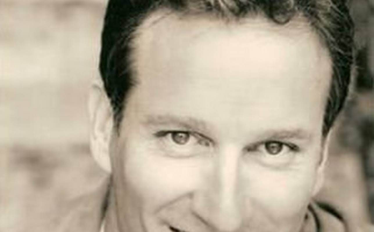 Steve Lyons