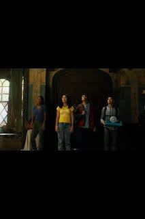 10:15: Las crónicas de Spiderwick (T1): Ep.1 Bienvenidos a Spiderwick | SYFY | 3/31 2026