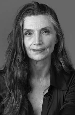 Ángela Molina as Señorita Martínez