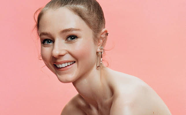 Thomasin Harcourt McKenzie