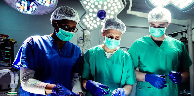 12:00 AM: Plastic Surgery Nightmares (S1 E1) (S1) | 5 Star | 2/3 2026