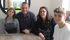 Kirstie and Phil's Love It or...