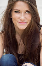 Emily Pendergast como 