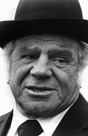 Lionel Stander as 