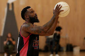 Creator League, Season 1: CashNasty vs. CRSWHT