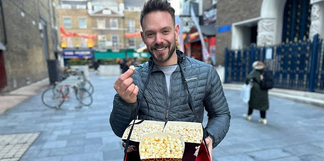 3:25 AM: Supermarkets Unwrapped: The... | More 4 | 12/26 2025